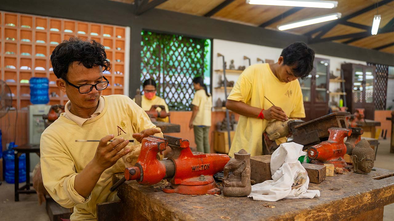 Artisans crafting at Artisans Angkor